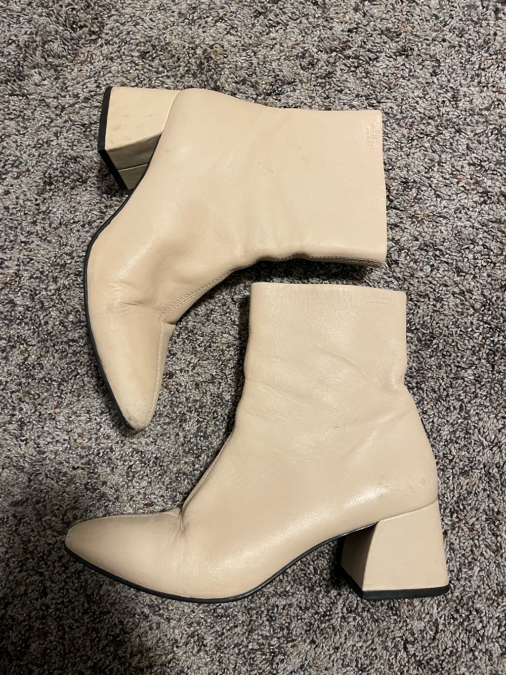 Vagabond Cream Leather Block Heel Ankle Boots